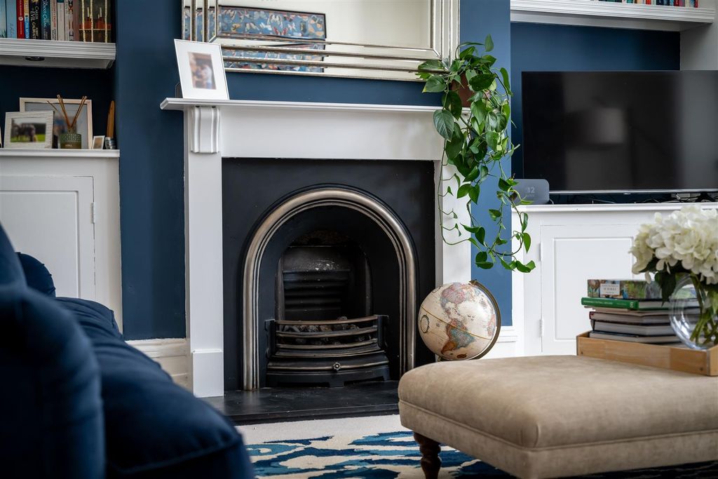 Additional image 4 of 5 bed semi-detached house for saleCastle Road, Bedford MK40