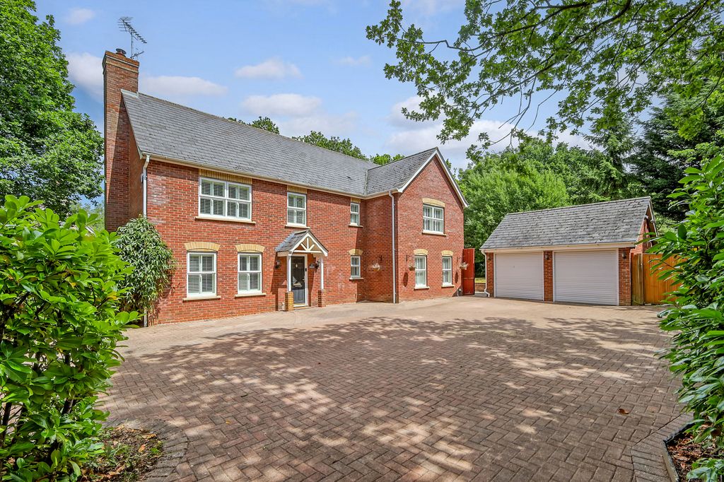 Property photo 1 of 29 Picture No. 04