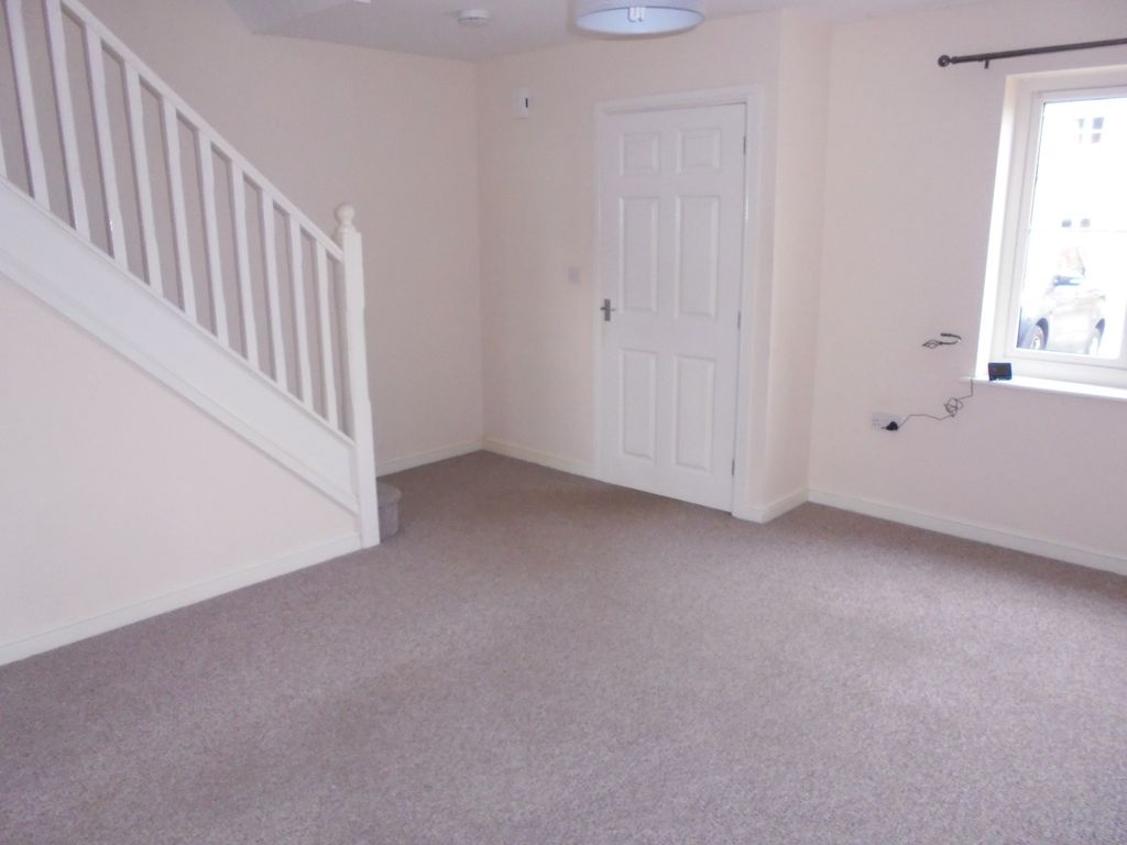 Property photo 3 of 14 Lounge