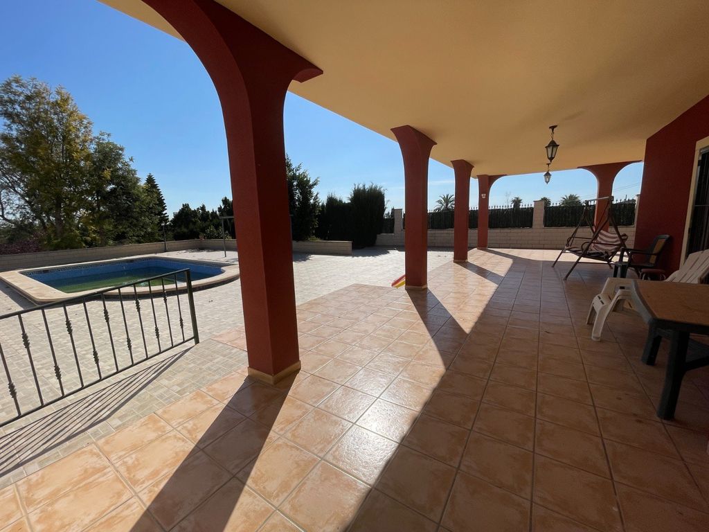 Property photo 2 of 10