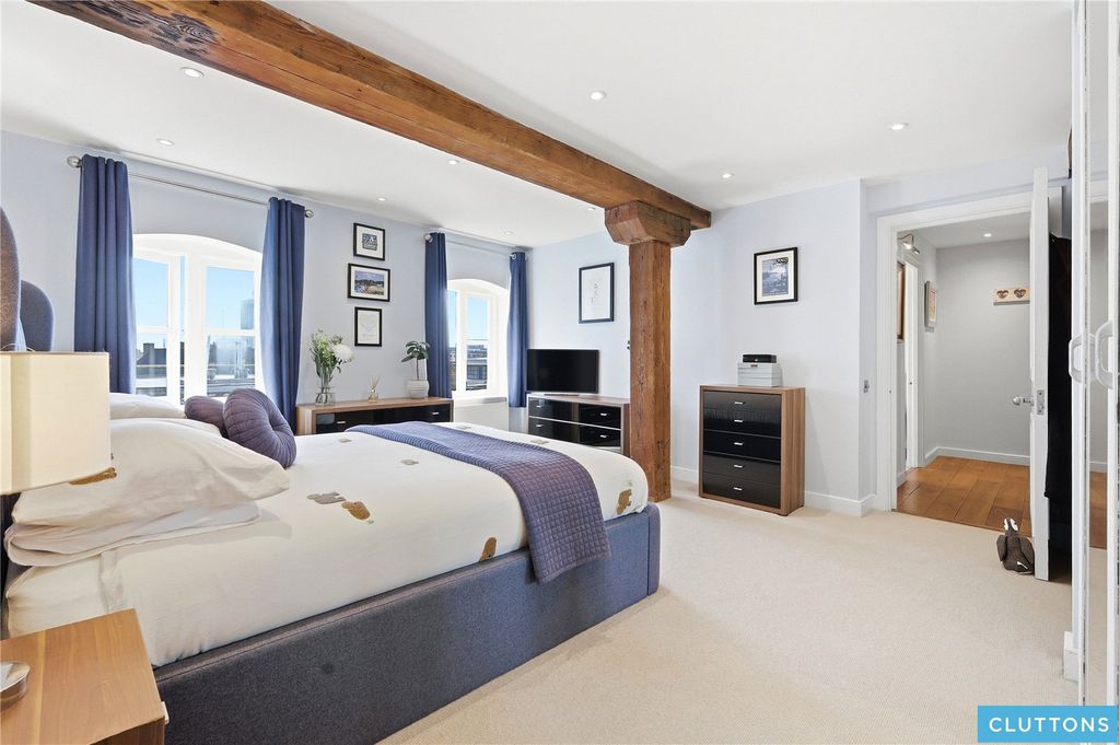 Property photo 3 of 24 Picture No. 09