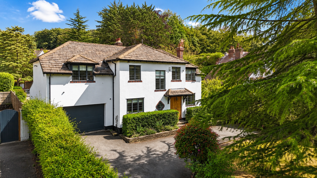 Property photo 1 of 39 Executive Family Home In Disley