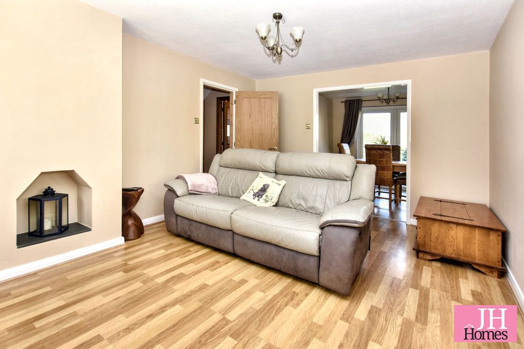 Property photo 2 of 21