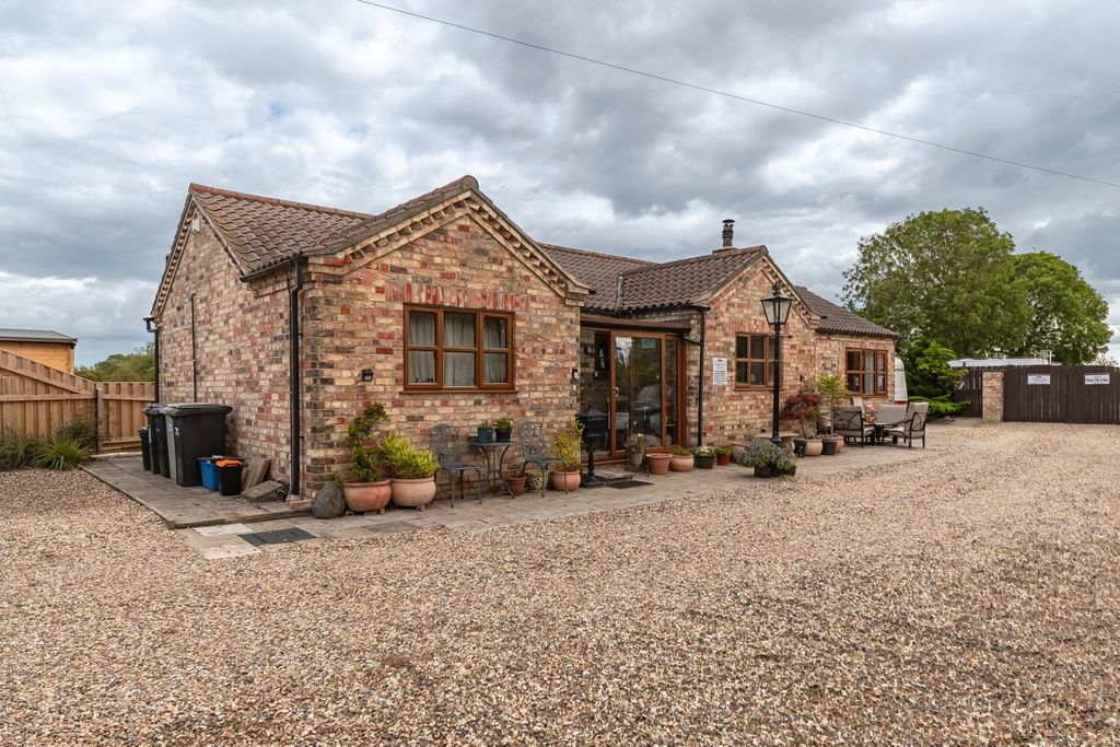 Property photo 2 of 42