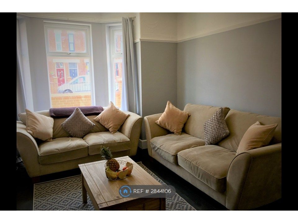 Property photo 1 of 25 Lounge
