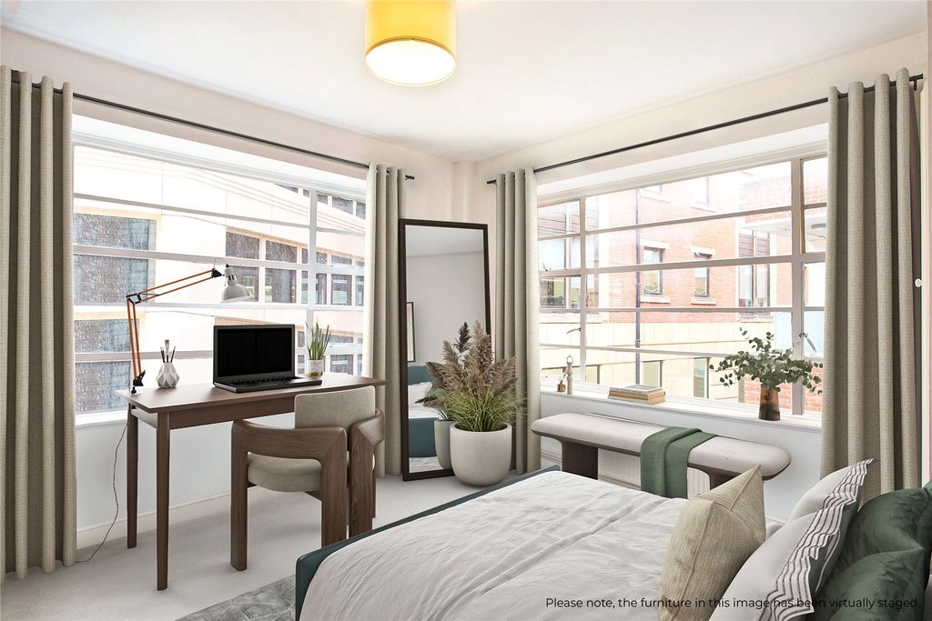 Property photo 3 of 5 Reception/Bedroom