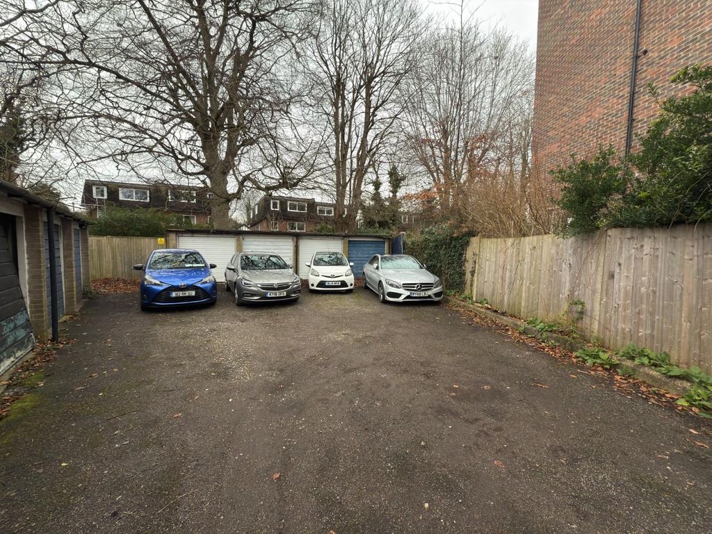 Property photo 2 of 5