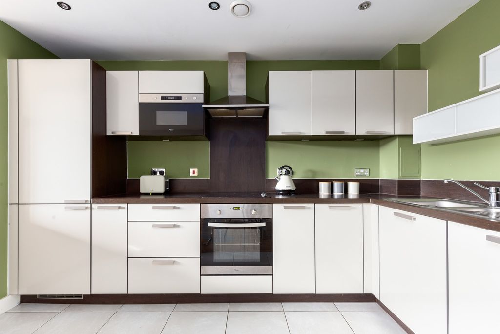 Property photo 2 of 31 Kitchen