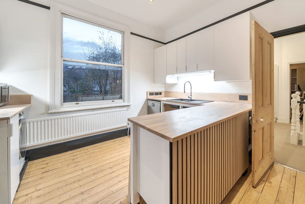 Property photo 3 of 12 Picture No. 24