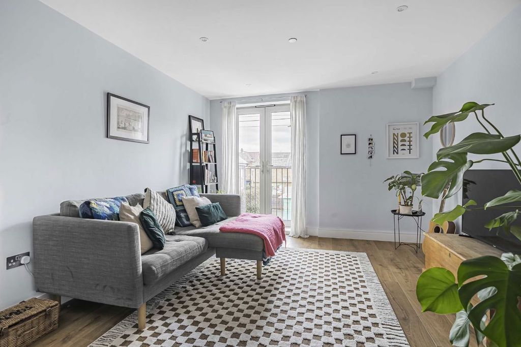 Property photo 2 of 5