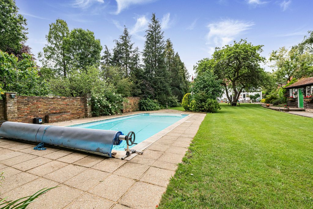 Property photo 2 of 50
