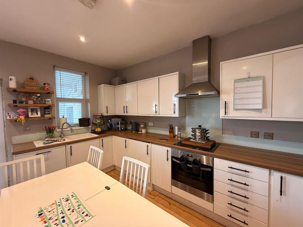 Property photo 3 of 22 3.Jpg