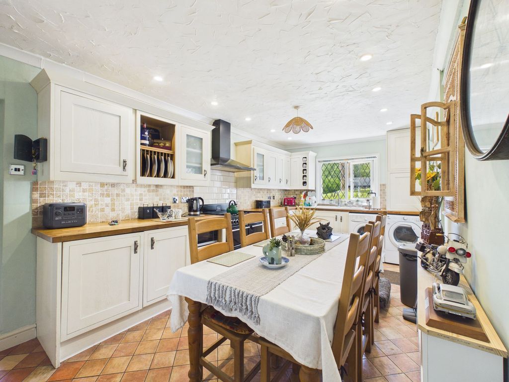 Property photo 3 of 52