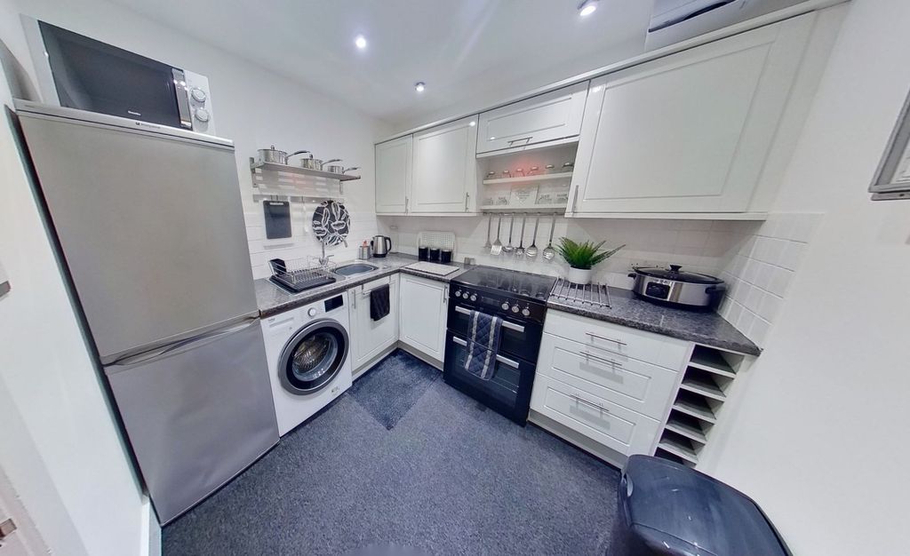 Property photo 2 of 5 Photo 2