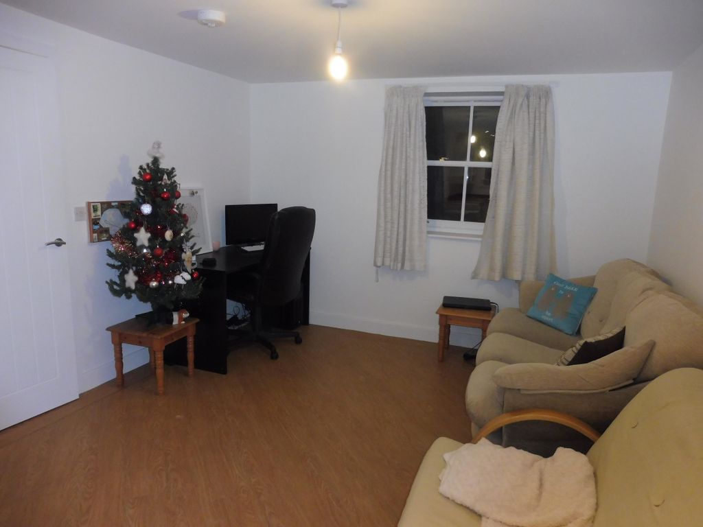 Property photo 3 of 4 Living Room
