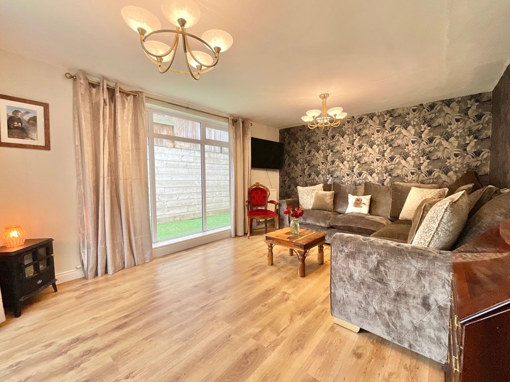 Property photo 3 of 44