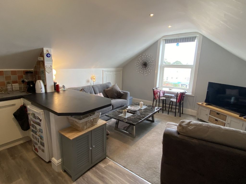 Property photo 2 of 5 Photo 3