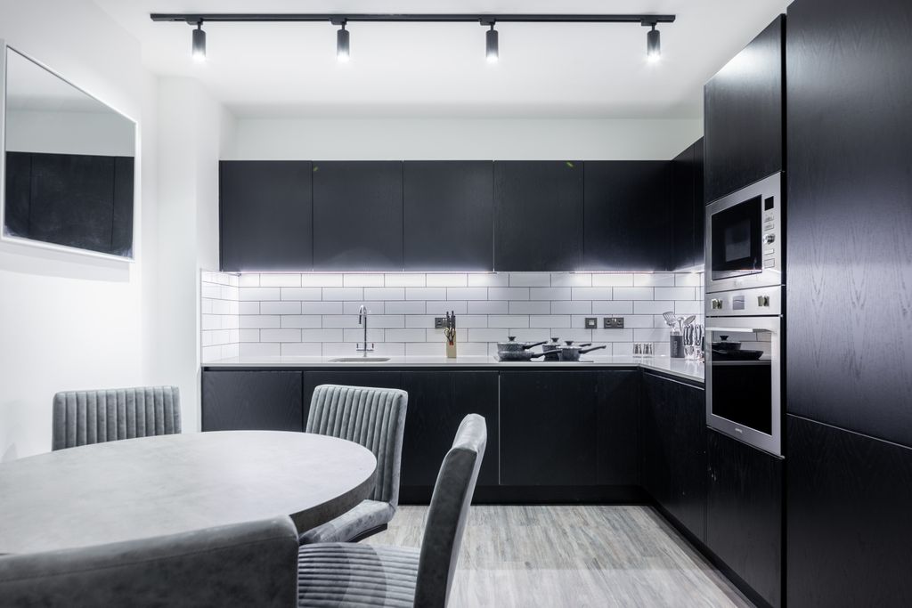 Property photo 3 of 27