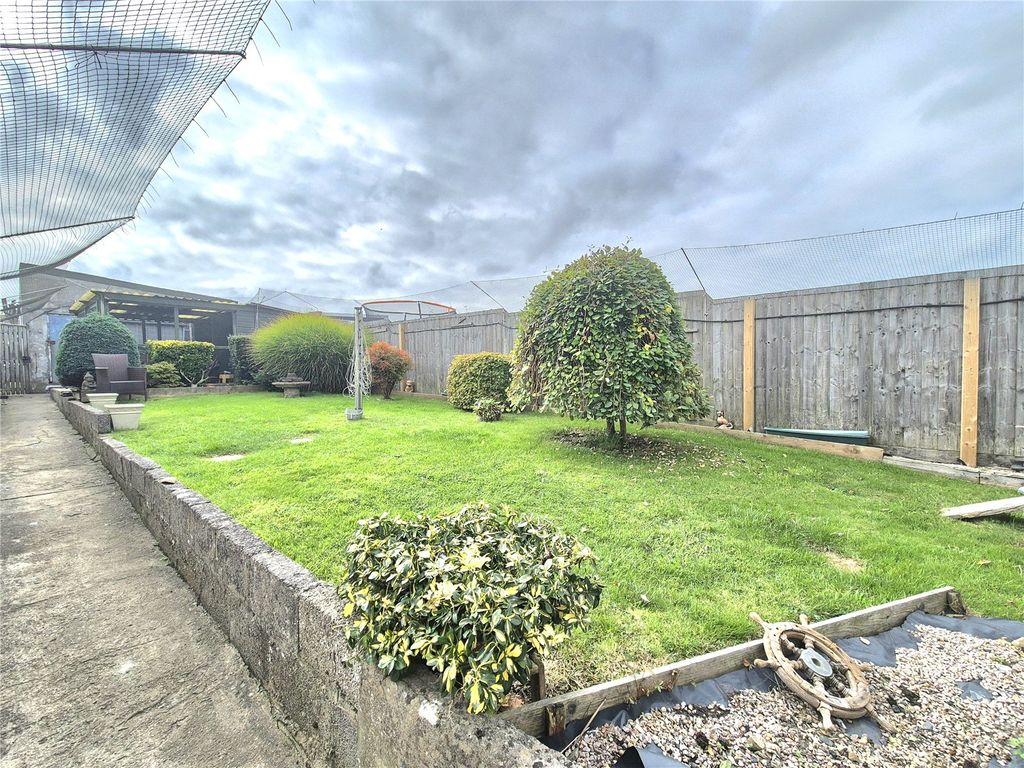 Property photo 2 of 17 Picture No. 16