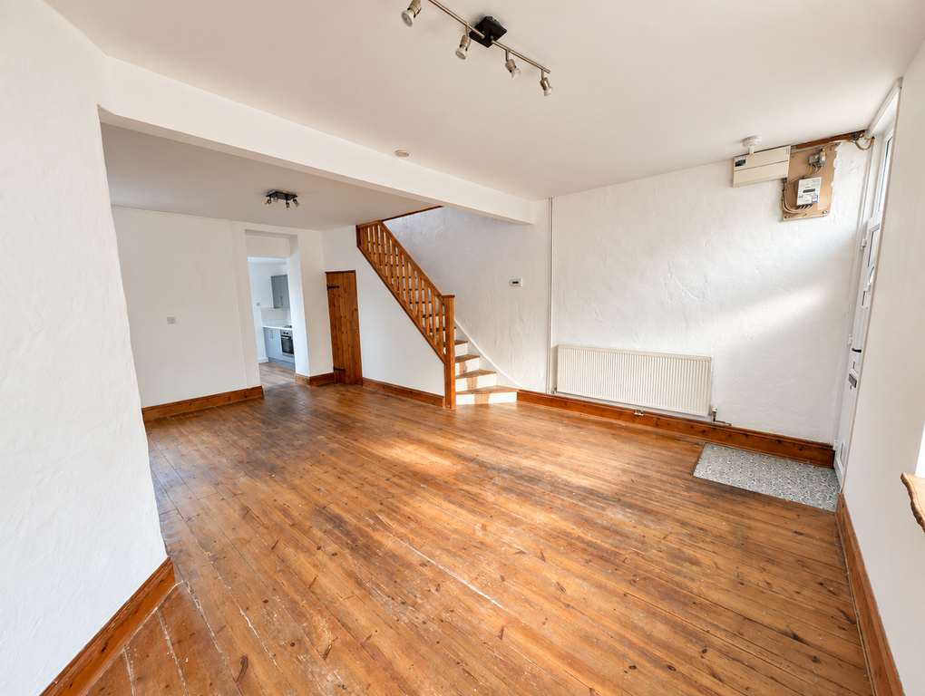 Property photo 3 of 28 Living Room