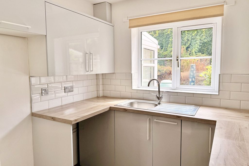 Property photo 3 of 13 Kitchen