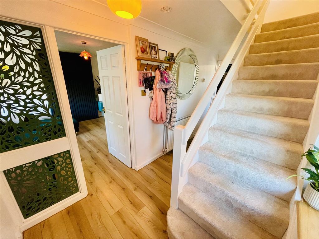 Property photo 3 of 22 Hallway