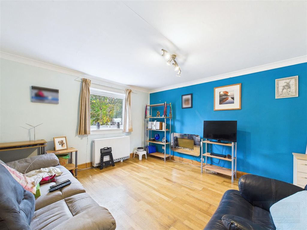 Property photo 2 of 20 Sitting Room