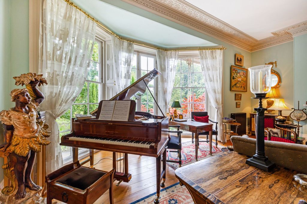 Property photo 2 of 23