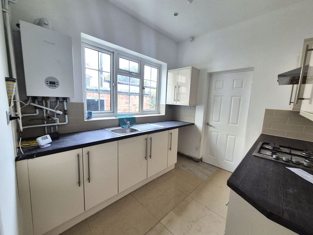 Property photo 2 of 9 Kitchen