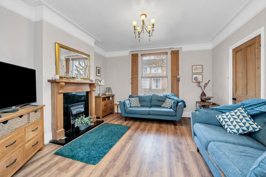 Property photo 2 of 20