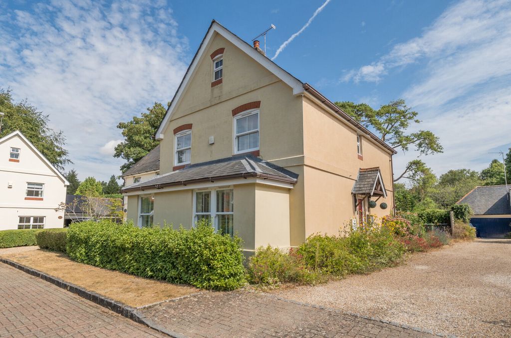 Property photo 1 of 14 1496992-25-6A71c5...