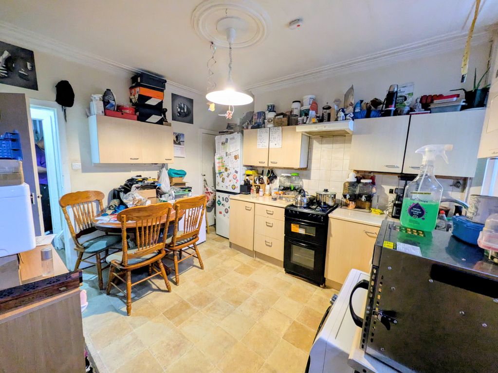 Property photo 3 of 11 1000031152