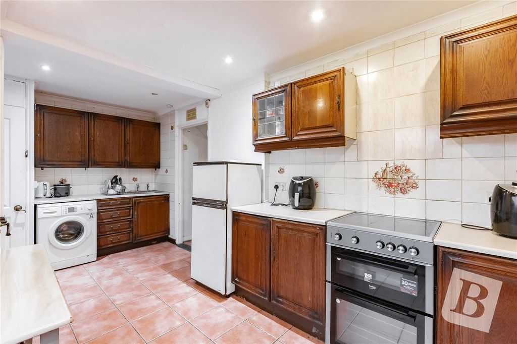 Property photo 3 of 13 Kitchen