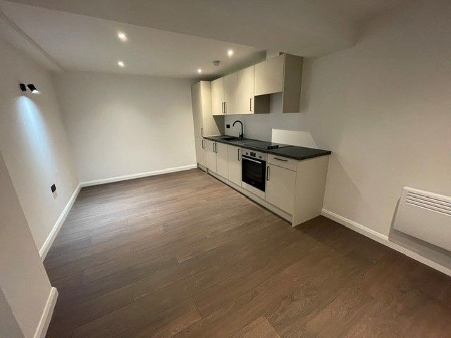 Property photo 2 of 9 Bedroom