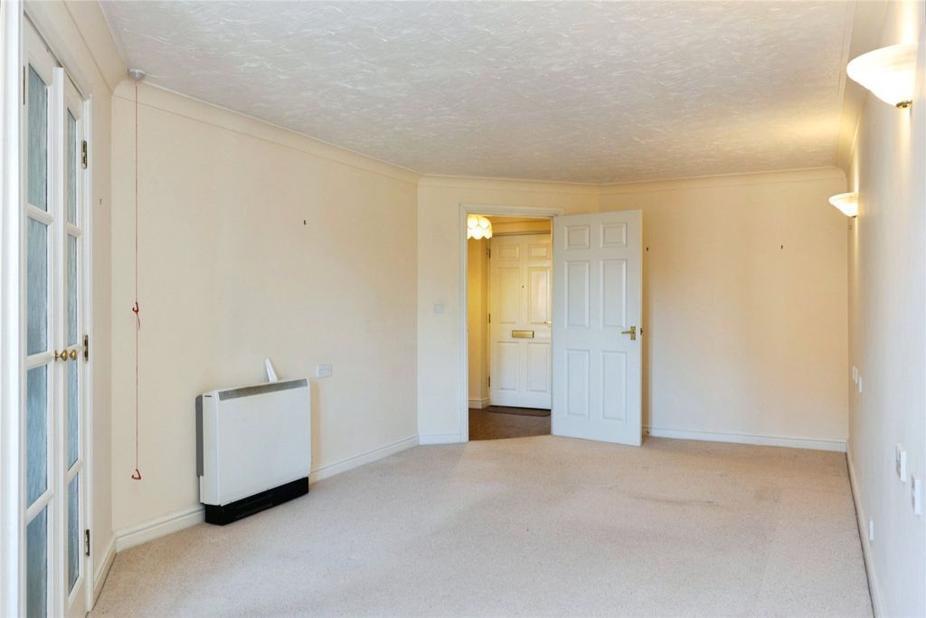 Property photo 3 of 9 Lounge