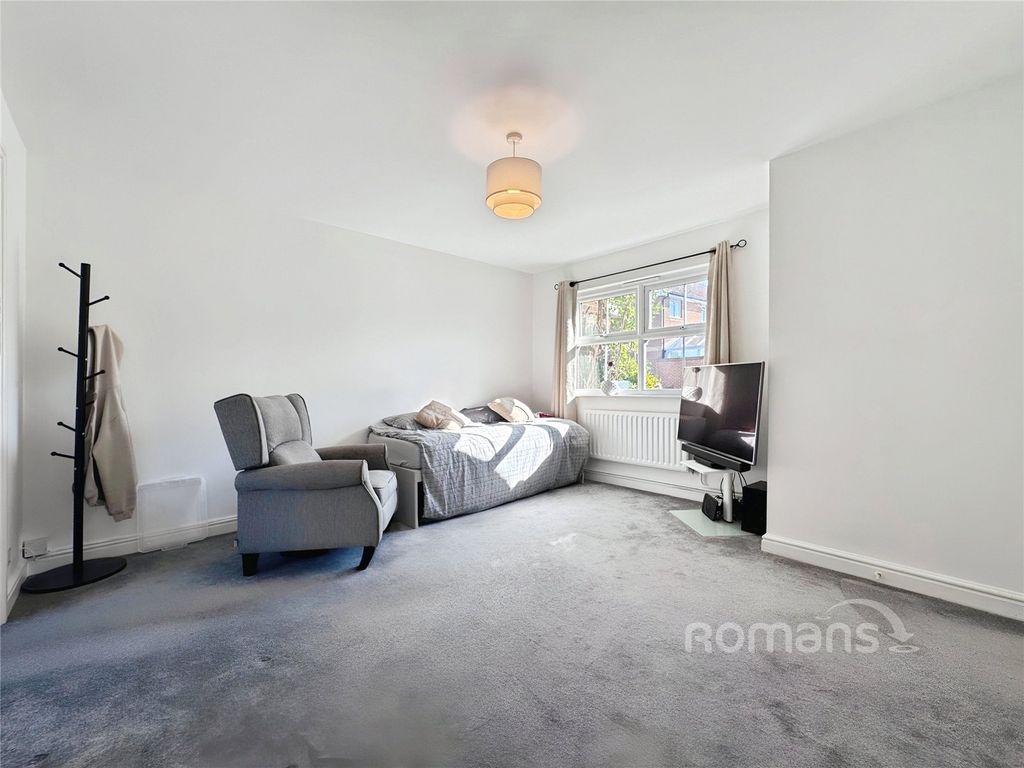 Property photo 2 of 11 Picture No. 12