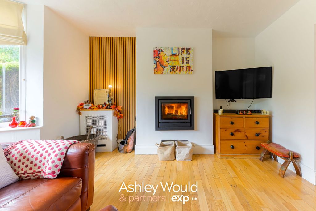 Property photo 3 of 32