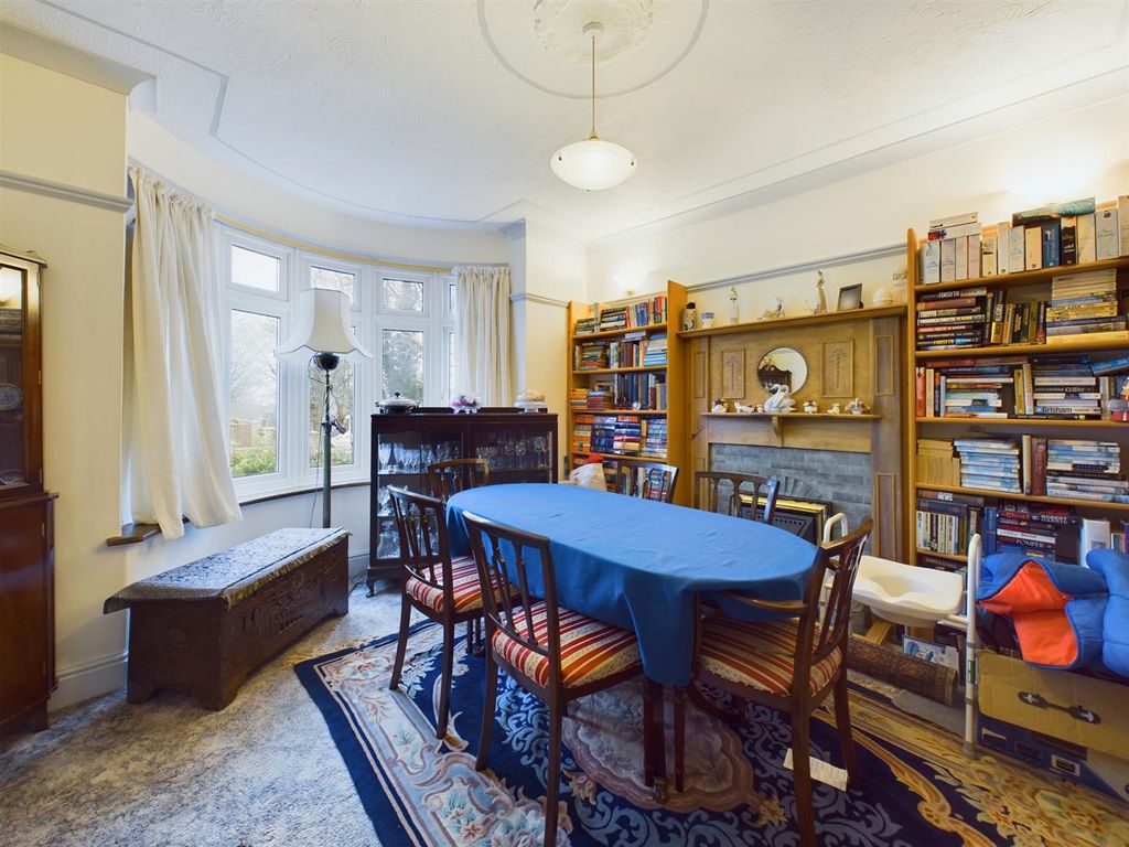 Property photo 3 of 16 Cam04907G0-Pr0031-Still004.Jpg