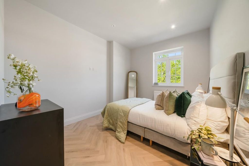 Additional image 9 of 2 bed flat for saleBelair Court, 144 High Street, Edgware HA8