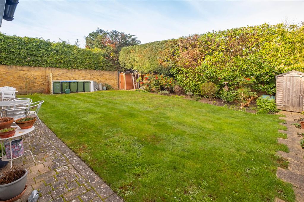 Property photo 3 of 18 5-58-Thistledene-0004 Copy.Jpg