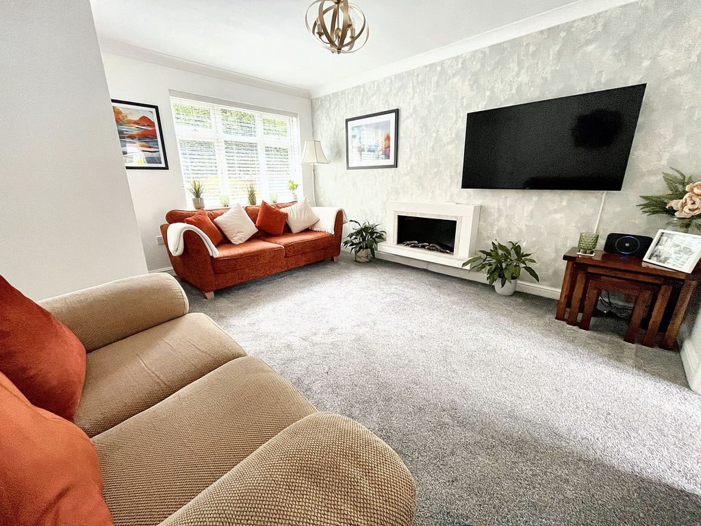 Property photo 3 of 43
