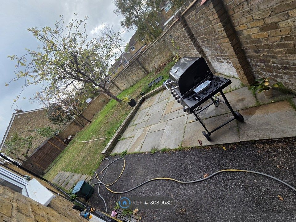 Property photo 3 of 23