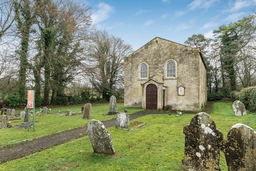 Property photo 2 of 27 Picture No. 23