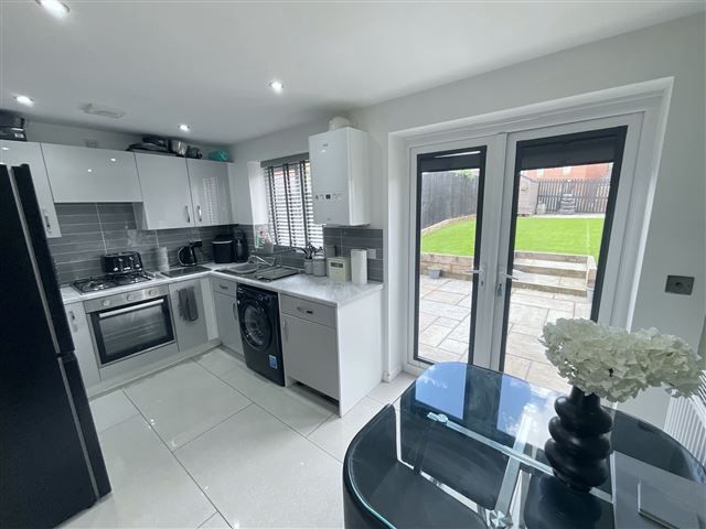 Property photo 3 of 21 Kitchen/Diner