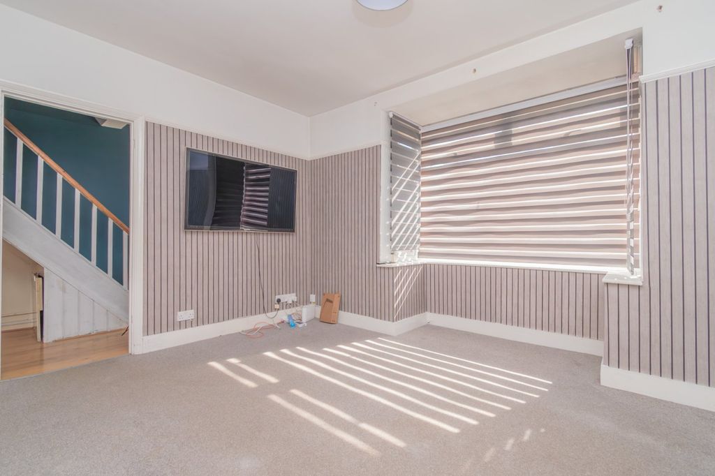 Property photo 2 of 9 Picture 2