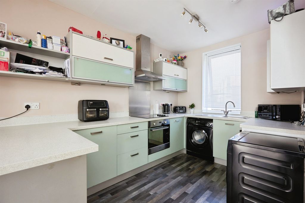 Property photo 2 of 15