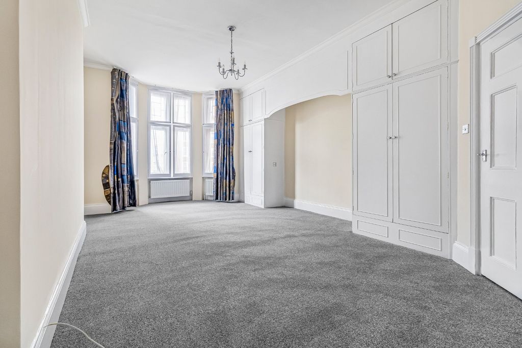 Property photo 3 of 23 Bedroom