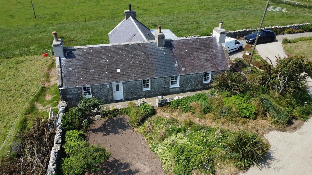 Property photo 2 of 33