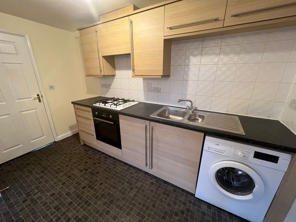 Property photo 3 of 12