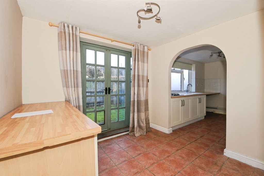 Property photo 3 of 18